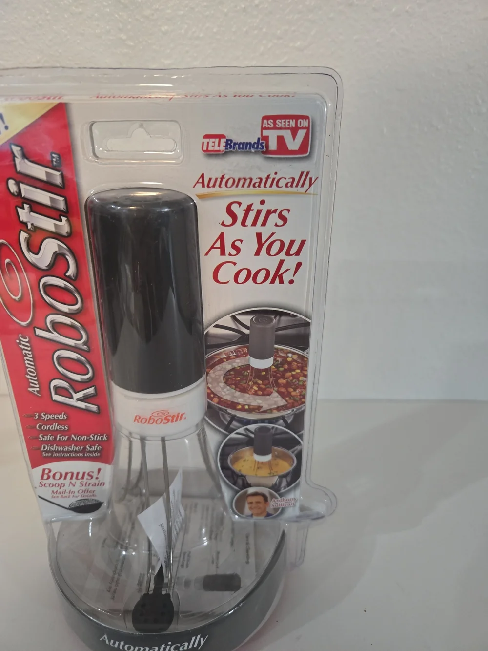 RoboStir Automatic Pot Stirrer - White & Black